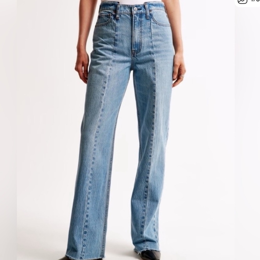 NWT - Abercrombie 90s Straight Leg Jeans